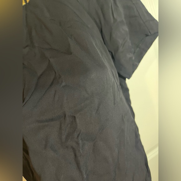 Michael KORS Metallic Gold Chain/Studded Neckline Black Blouse Size Medium - Picture 12 of 13